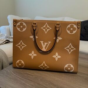Louis Vuitton Arizona Monogram OnTheGo